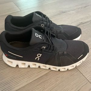 Brand new on cloud running shoes womens 8.5